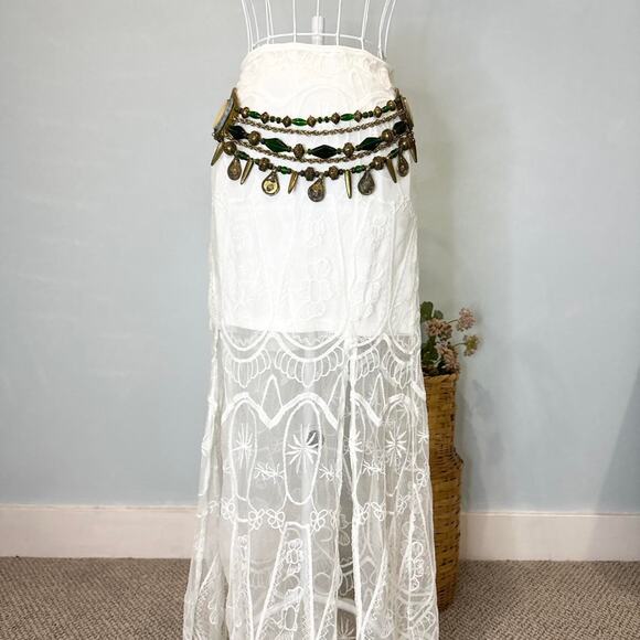 Stunning vintage Y2K white lace fairy peasant maxi skirt - Picture 3 of 6